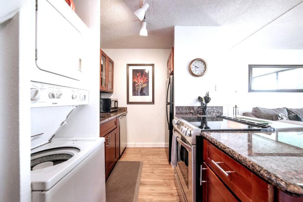 Wailuku Stunning Maui Direct Ocean Front On The Beach, Walk To Beach From Condo, Watch Turtles, Whales, Ac In All Rooms Ocean View Pool And Spa מראה חיצוני תמונה